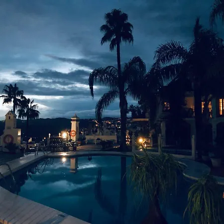 Luxury Puebla Aida With Golf & Sea View Фуэнхирола